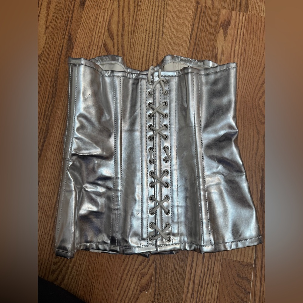 Burleska silver faux leather corset with heavy metal fasteners - Picture 2 of 9